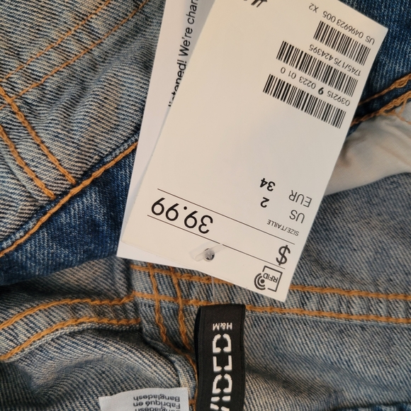 H&M distressed denim shorts overalls - Picture 3 of 3